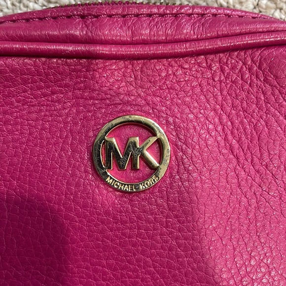 Michael Kors cross body, - Picture 2 of 7